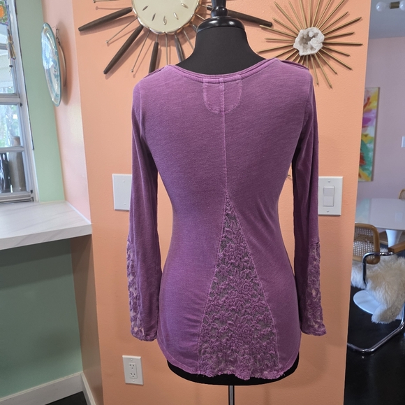 Elena Henley Vintage Arizona S Purple Long Sleeve Tee Fitted Lace Cuff Top TVD - Picture 4 of 16
